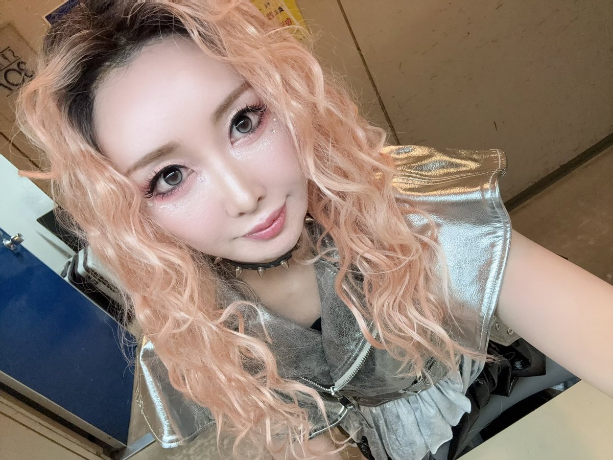 toki_chunpa's tweet photo. 本日は！！！！ピュアロックジャパン2026よろしくうううううーーーー！！！！！🤘🔥
お互いに存分に楽しもうね🦅♡ https://t.co/aizl0lYgox