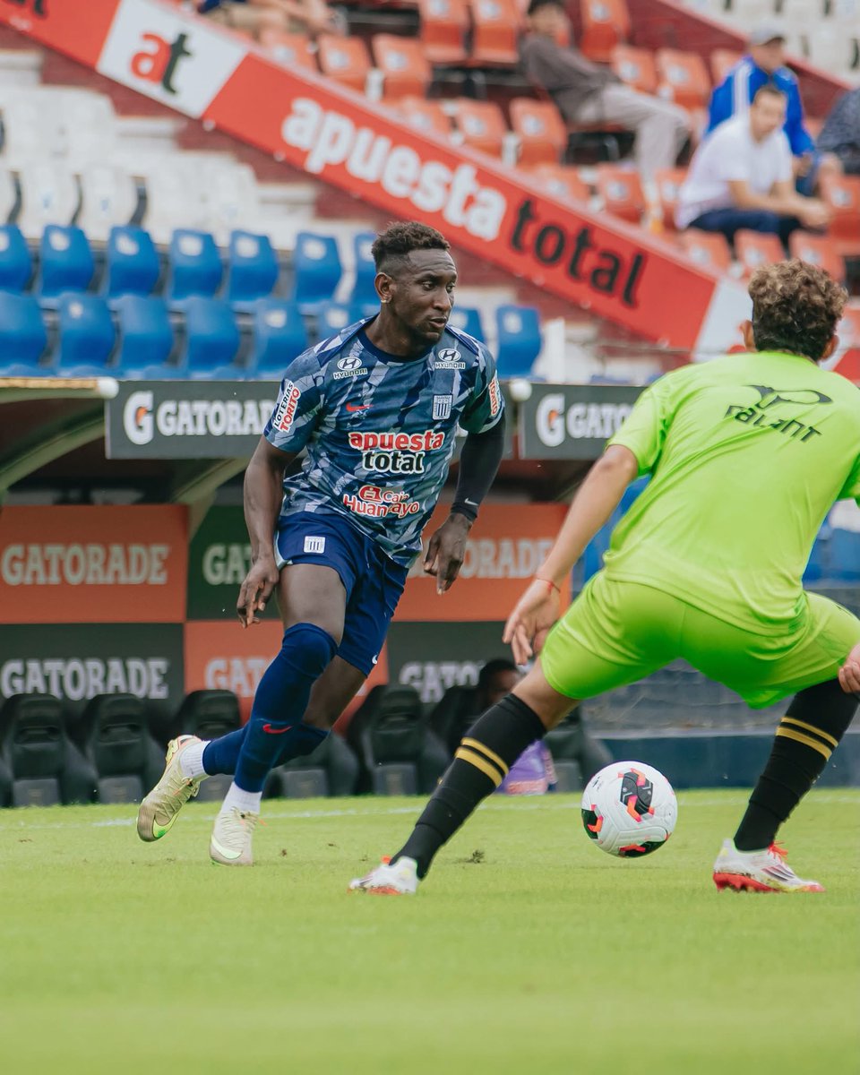 Nikkeigrone's tweet photo. Partido de práctica en Matute 
Alianza Lima 3️⃣-2️⃣ CD Moquegua 
Goles:
Eryc Castillo ⚽️
Adriano Neciosup ⚽️
Federico Girotti ⚽️ https://t.co/kmoMtDrv5N