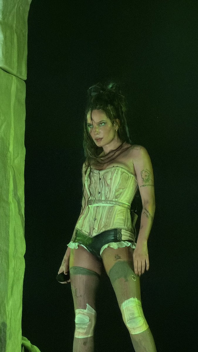 3am_darling's tweet photo. cute as fuck                            what the fuck https://t.co/2W7TO52wOh