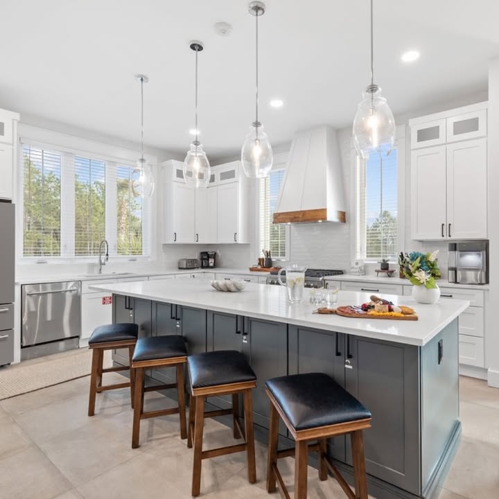 360Blue's tweet photo. Peaceful days lounging by the private pool, barbecuing on the deck, and sipping cocktails on the top-level balcony are waiting for you at “Belle Vue at Cypress Breeze” in Blue Mountain Beach! ☀️

6 Beds | Sleeps 25
https://t.co/0YZkOIqHlb https://t.co/vOKaS6ACs3