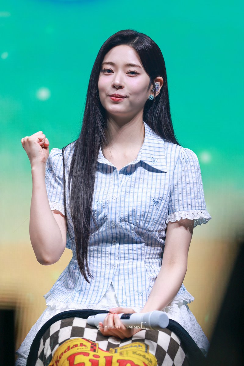 breadjuuu's tweet photo. 260627  ✊🏻~

#김민주 #민주 #ミンジュ #아이즈원 #KIMMINJU https://t.co/CKdrwhMvdK
