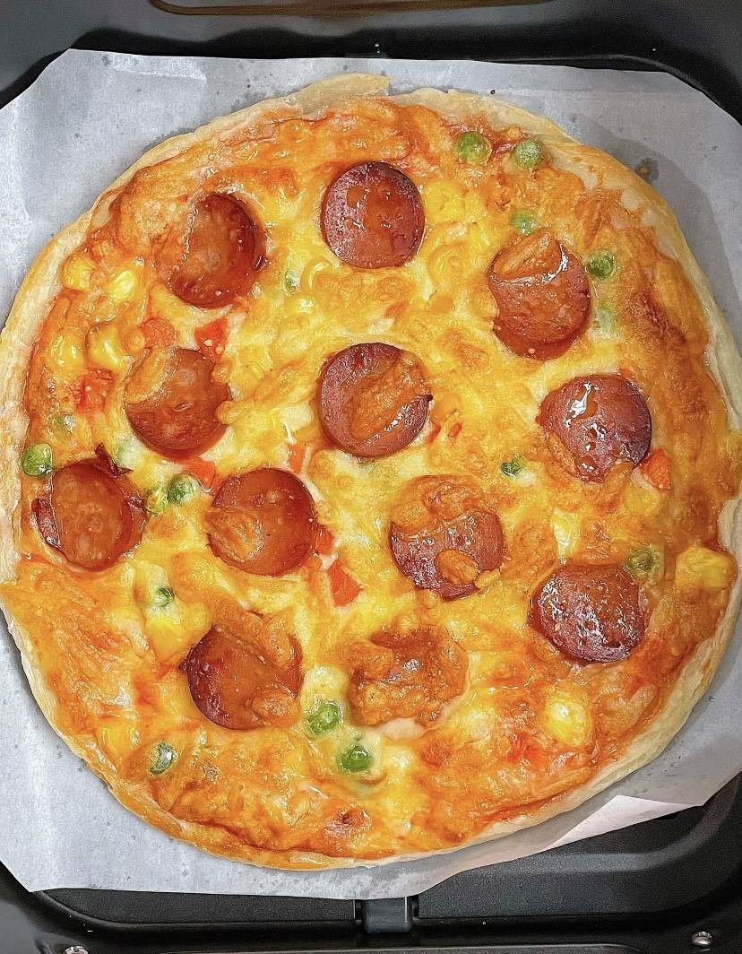 kjs120000's tweet photo. Morning pizza-making with my little chef  Got sticky fingers, big grins, and a yummy treat to share! https://t.co/FSZEahxoQ4