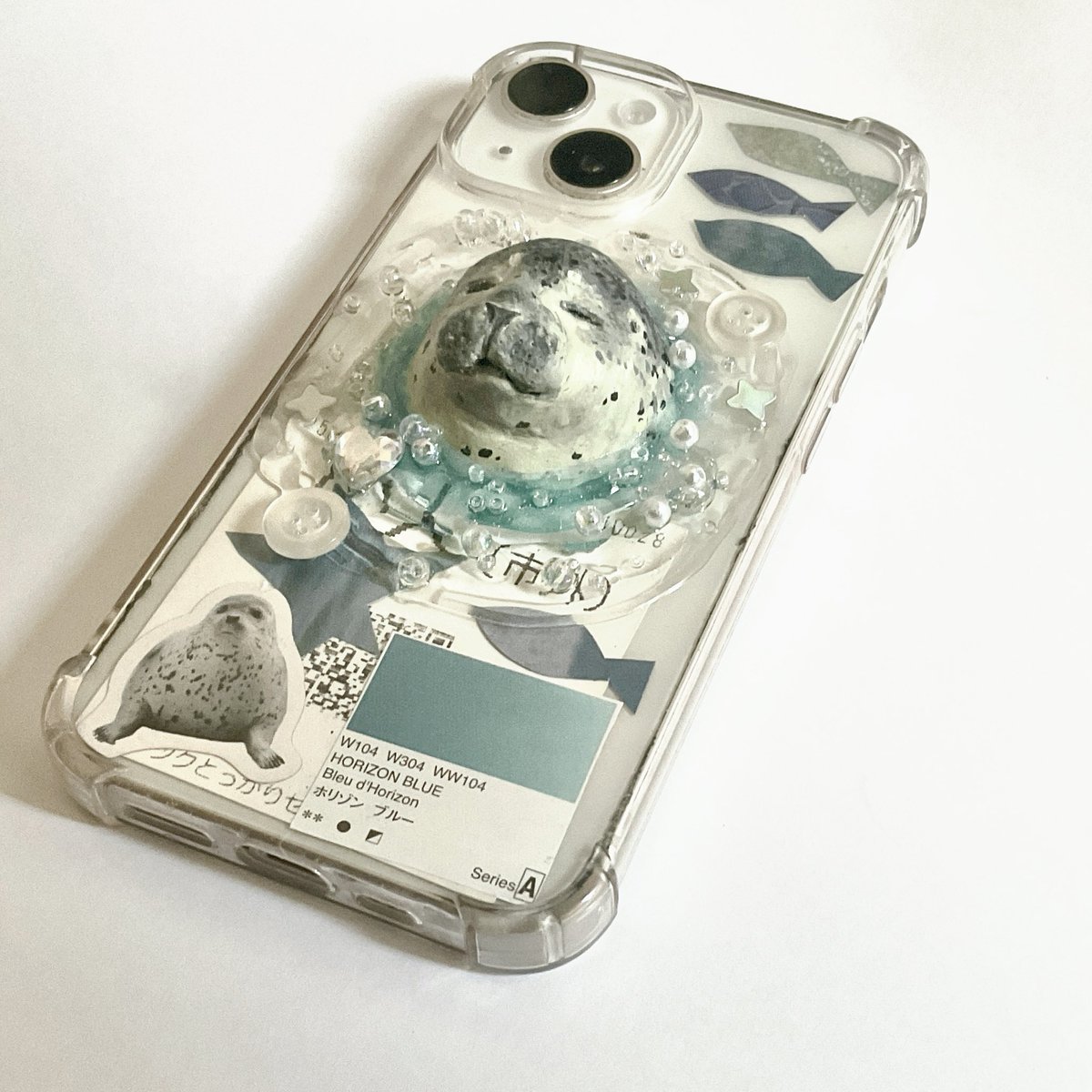 mnkaaa115622's tweet photo. デコセンス皆無の私のスマホケース
茶柱アザラシ🦭
 #アザラシ https://t.co/2SO5d6RKW9