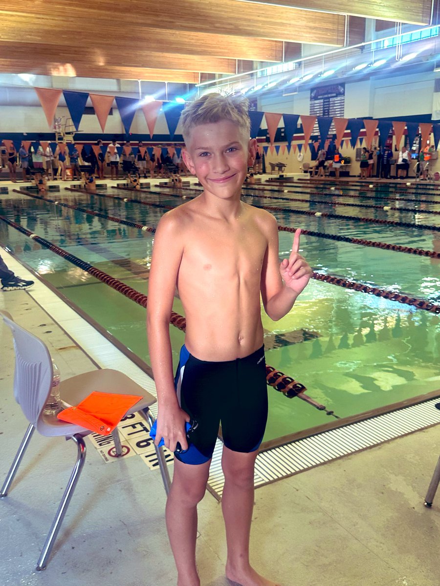 AHolzen's tweet photo. This one never settles w/just being average! Bc why not?! Swimming with the older boys team &amp; crushed their relay time. Took 1st at Meet of Champs &amp; had PRs for all his other events! 
Stronger &amp; faster to end swim season! Go get em CW! On to football- our 🤩 ! #CW https://t.co/O3gnPsP2e0