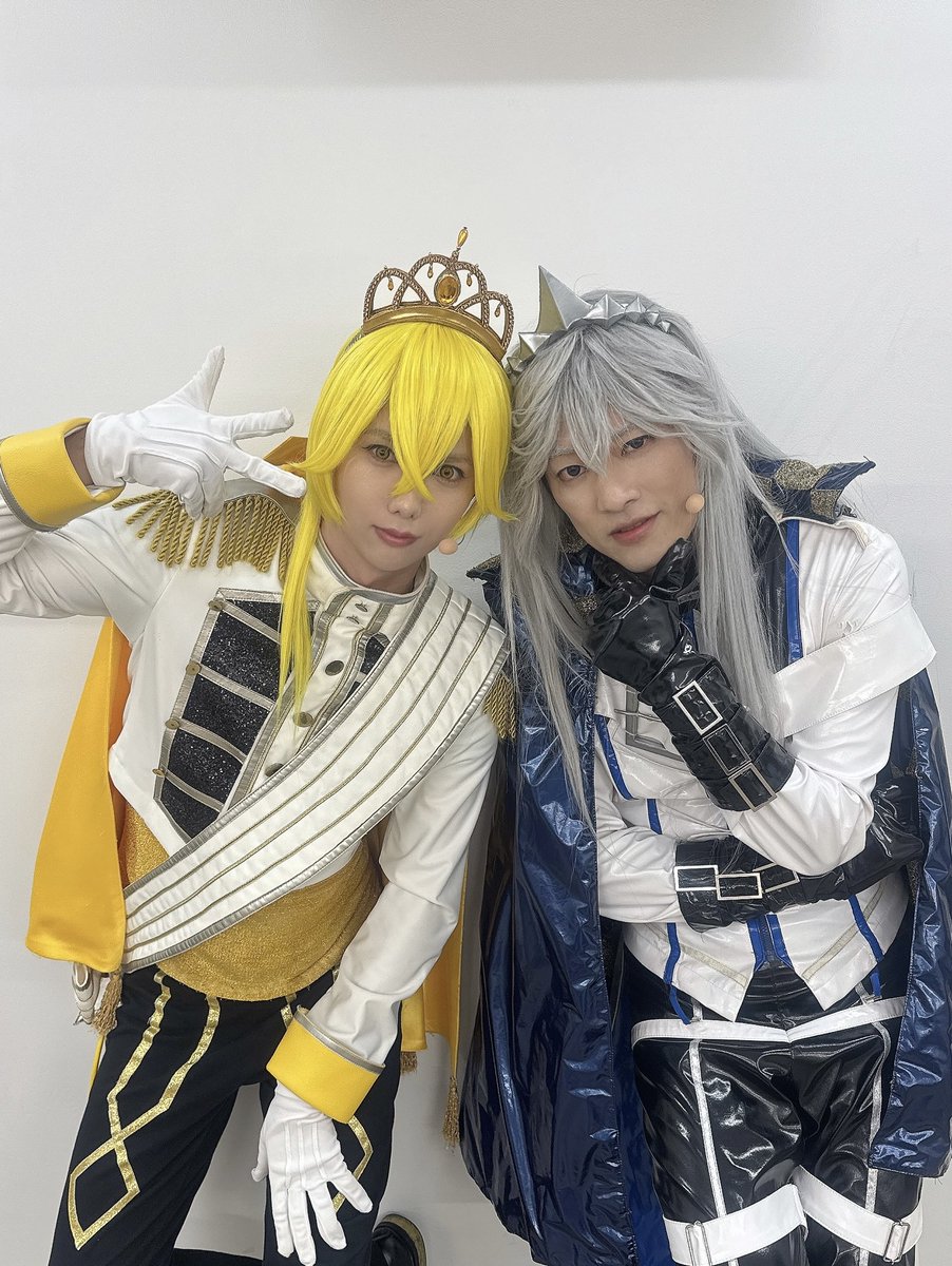 kazuharu_ara's tweet photo. 相方のきしたくさんの楽と！最終日共に楽しむのだ🌟

#舞台アイチュウ
#アイチュウ
#楽輝 https://t.co/r0OCna9Ptc