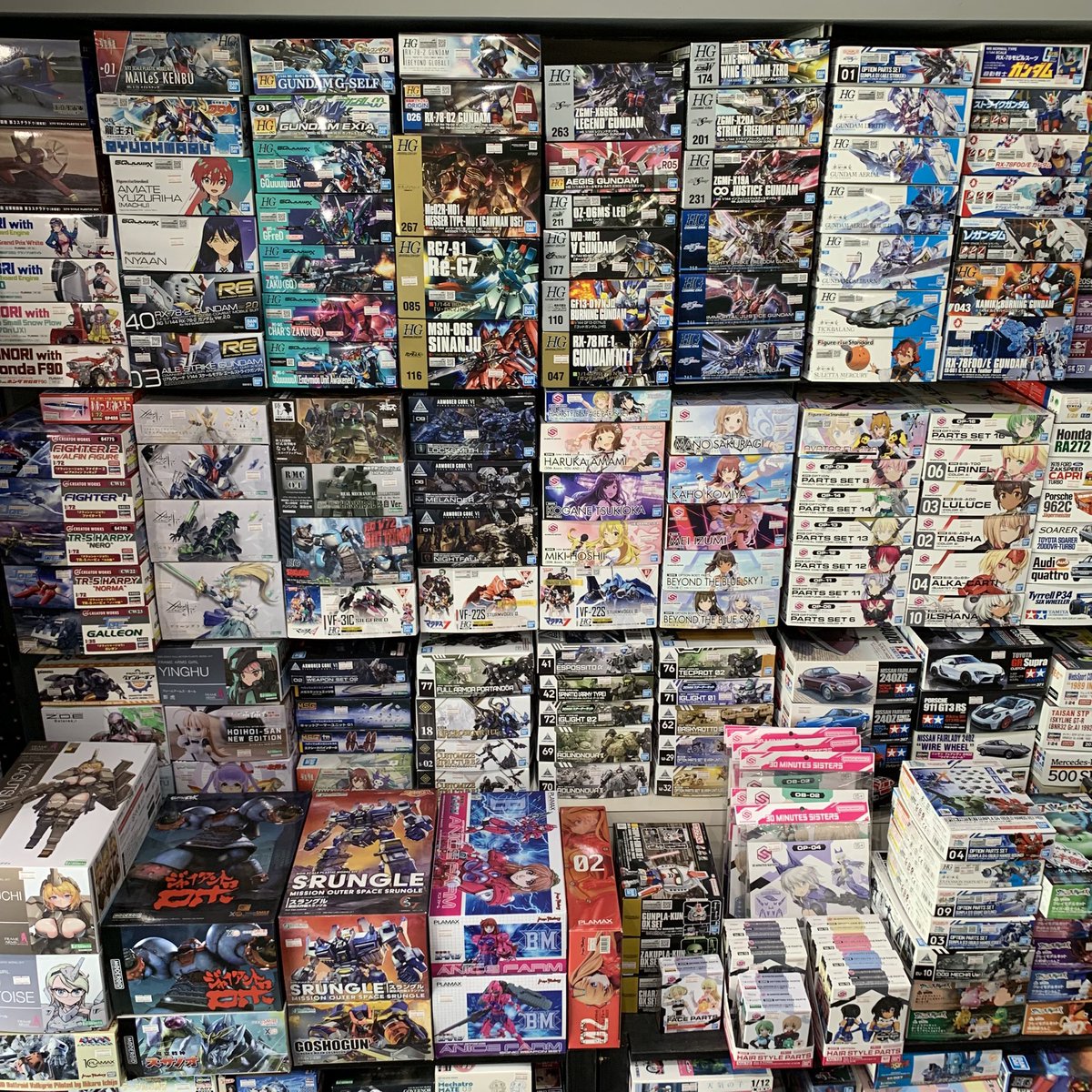 hscontrapposto's tweet photo. お早うございます。米沢市の制作スペース付き模型店【コントラポスト】です。

6/28(日)、10:00〜21:00迄の営業を開始致しました。事情により、制作スペースの席数は3席のみに制限中。

コンテストの作品のお持ち込み、開始致しました。準備進めねば。

では、今日も一日、バリバリいきましょう〜(´∀ https://t.co/Jw7xiXpMOL