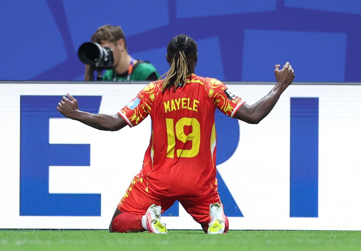 CAF_Online's tweet photo. THE COMEBACK IS ON! Mayele makes it 2-1! 🇨🇩🤯

#FIFAWorldCup https://t.co/QfAhQB4MWI
