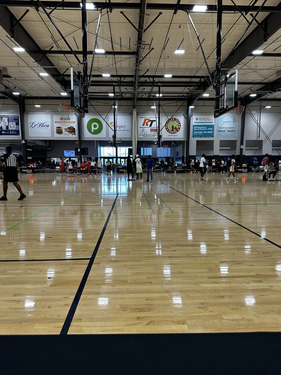 bmoney277's tweet photo. Phenom Team Camp day 2 eyecatchers
‘27
Blake Smith
Brayden Gatling
Daquavis Greene
Josh Gladden
KJ Terry
Travien Williams
Tre Ratliff

‘28
Cam Hill
Jackson Reed
Jayden Adams
Makhai Manning
Noah Dulin
Ty Lorenzo

‘29
Frednado Siah
Jeremiah Triplin
Tre Roper

‘30
Lloyd Concepcion https://t.co/b1Uvm9Oyrw