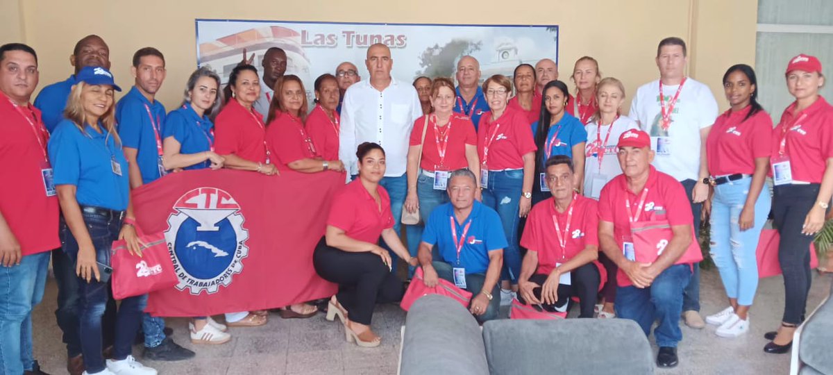 E_Rectora's tweet photo. La  Dra. Lidia María Ortiz González, VRA, representó a la #UCMLT como delegada directa al Congreso de la CTC, q junto al Director General de Salud, Dr. Ariel Guevara Bringa formaron parte de la delegación del territorio 
Muchas felicidades!
@DtorDgsTunas 
@LorenzoOsbel https://t.co/mGVaLTQY0b