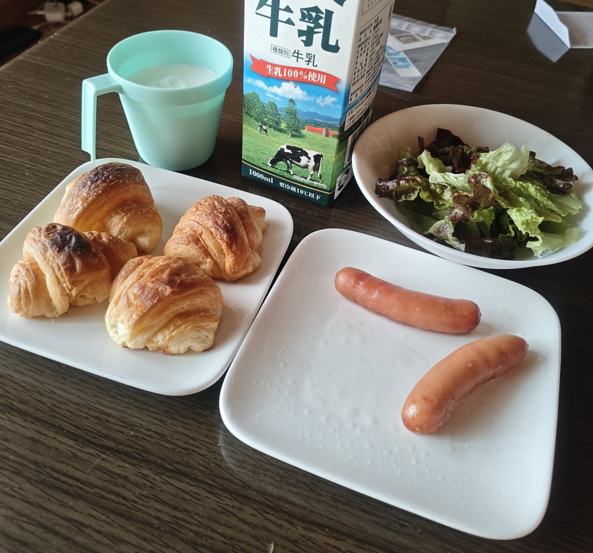 apstar's tweet photo. 朝ごはん https://t.co/M34Xg0ESHK