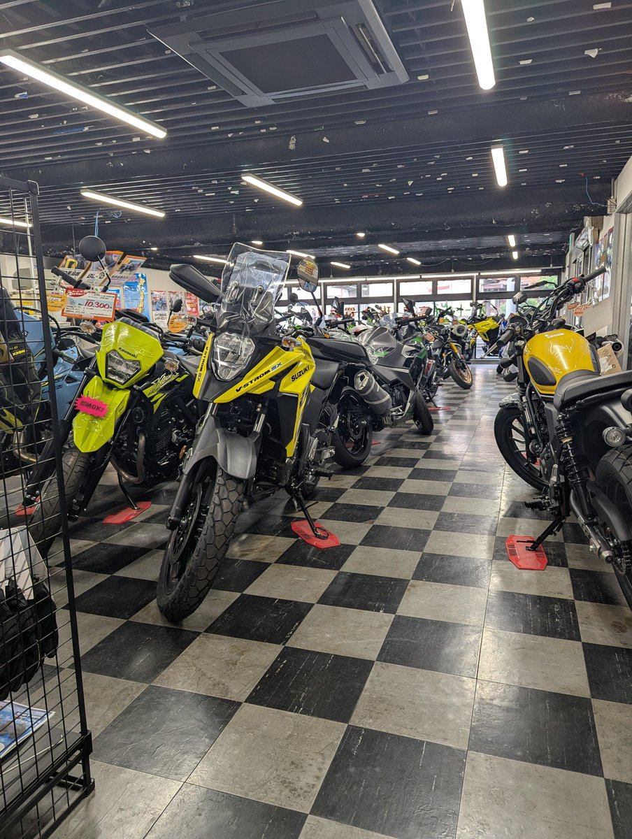 kenkencamp17's tweet photo. レッドバロンで6ヶ月点検
#KLX250
#レッドバロン 
#6ヶ月点検
#雨天 https://t.co/zKnvXSfKpm