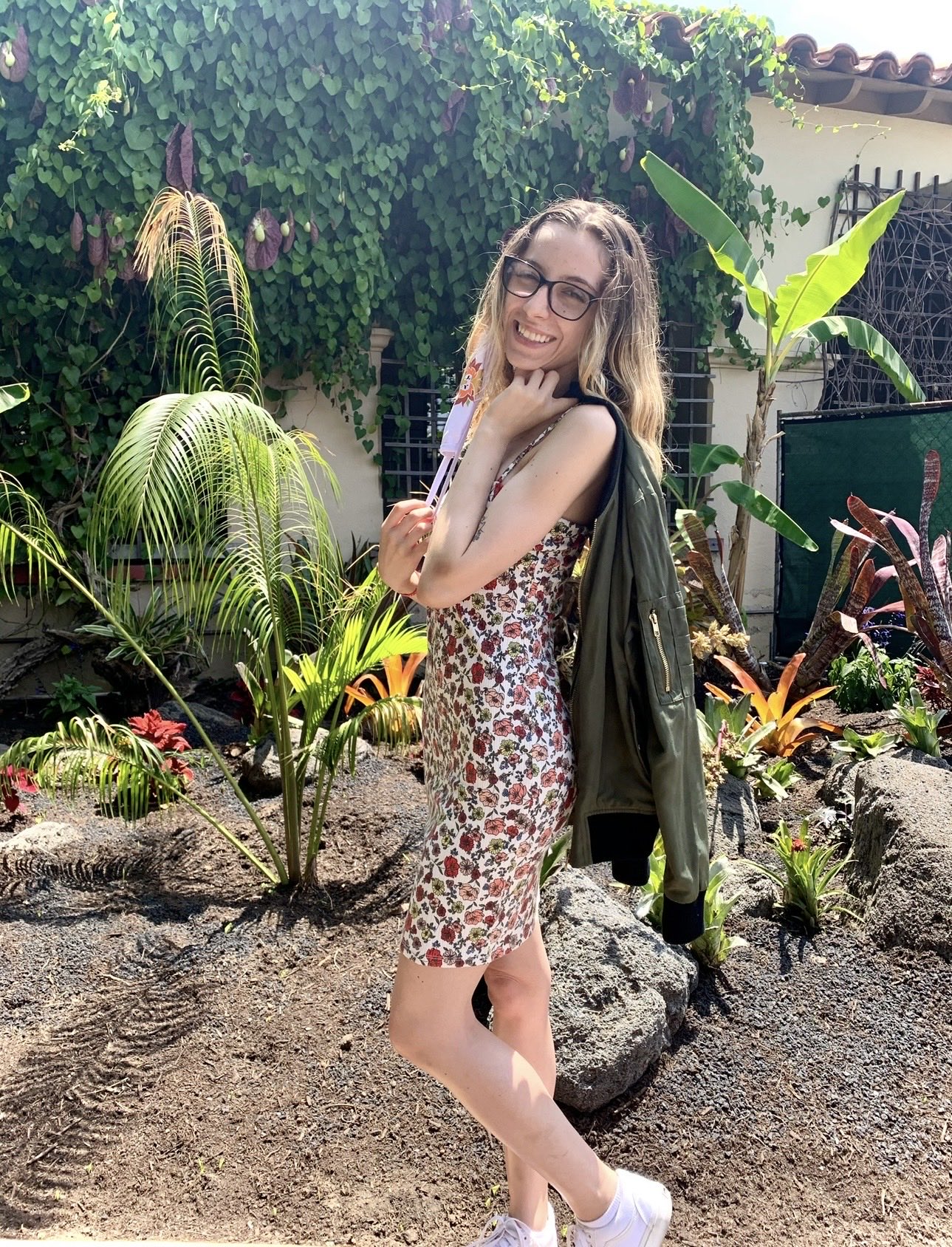 4 pic. Guess where I’m at 👀 #california #saturdayvibes #soberandfree #jasleigh https://t.co/CkAKL7PXXp