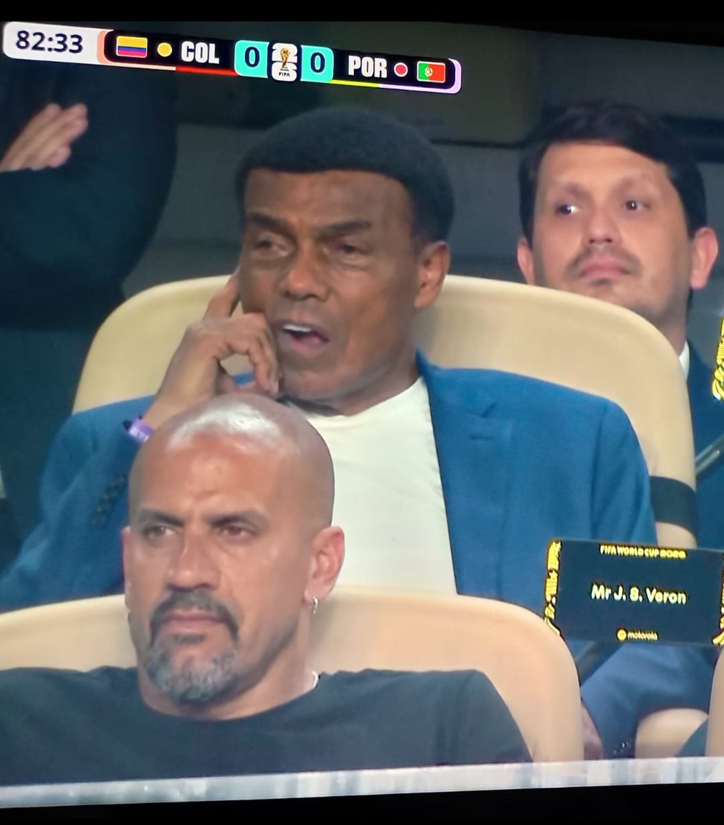 carrafiellofer's tweet photo. A minutos de comenzar Argentina-Jordania...

Veron viendo la seleccion argentina?...
Naaaa...

Siempre del lado de enfrente https://t.co/RdMhsj9Up5