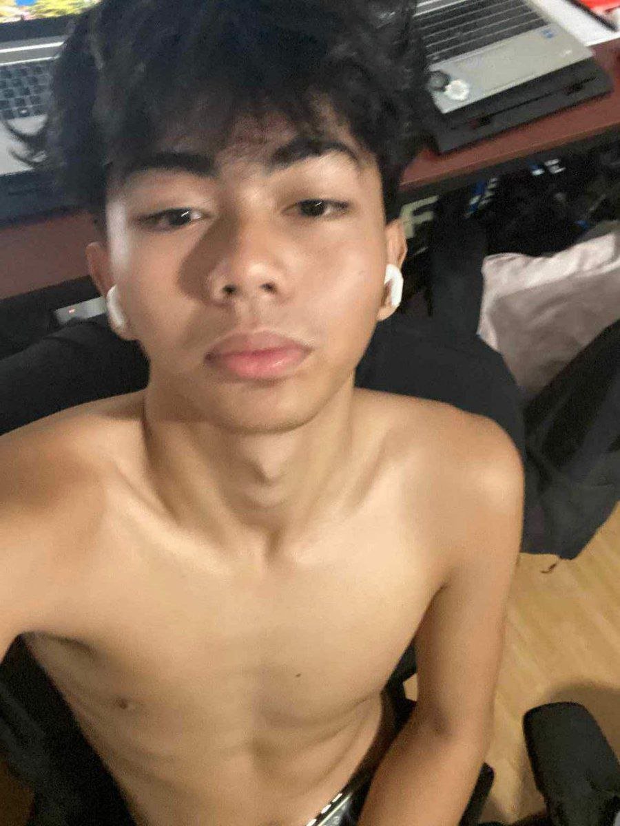 rivang29u's tweet photo. Grabe nagulat ako dahil may tinatago palang malaking sawa ang masarap at malibog kong classmate! Ang daming tamod ang linabas niya ugh sana matikaman ko siya fuck! 

Join our free Telegram Channel 👇👇👇
https://t.co/xZ33b36wLh https://t.co/qeiCNlnuDb