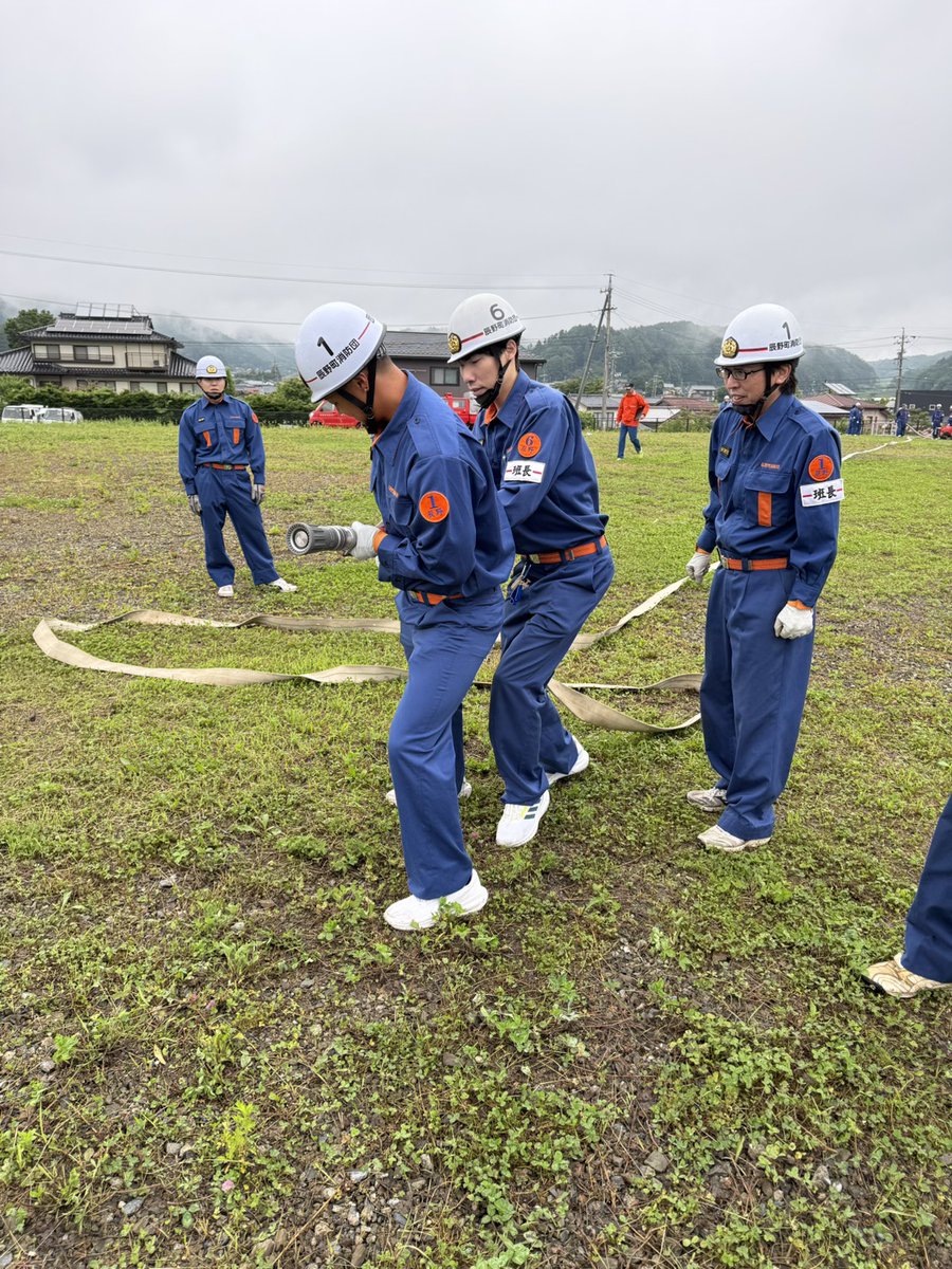 tbundan1's tweet photo. 本日、第一分団・第三分団・第六分団合同で操法講習会を行いました。
辰野消防署の前田様を講師に迎え、操法未経験の団員中心に丁寧に指導していただきました。
限られた時間ではありましたが、多くの知識と技術を得ることができました。
有事の際に生かせるよう努めてまいります。 https://t.co/gPYJoEQMnP