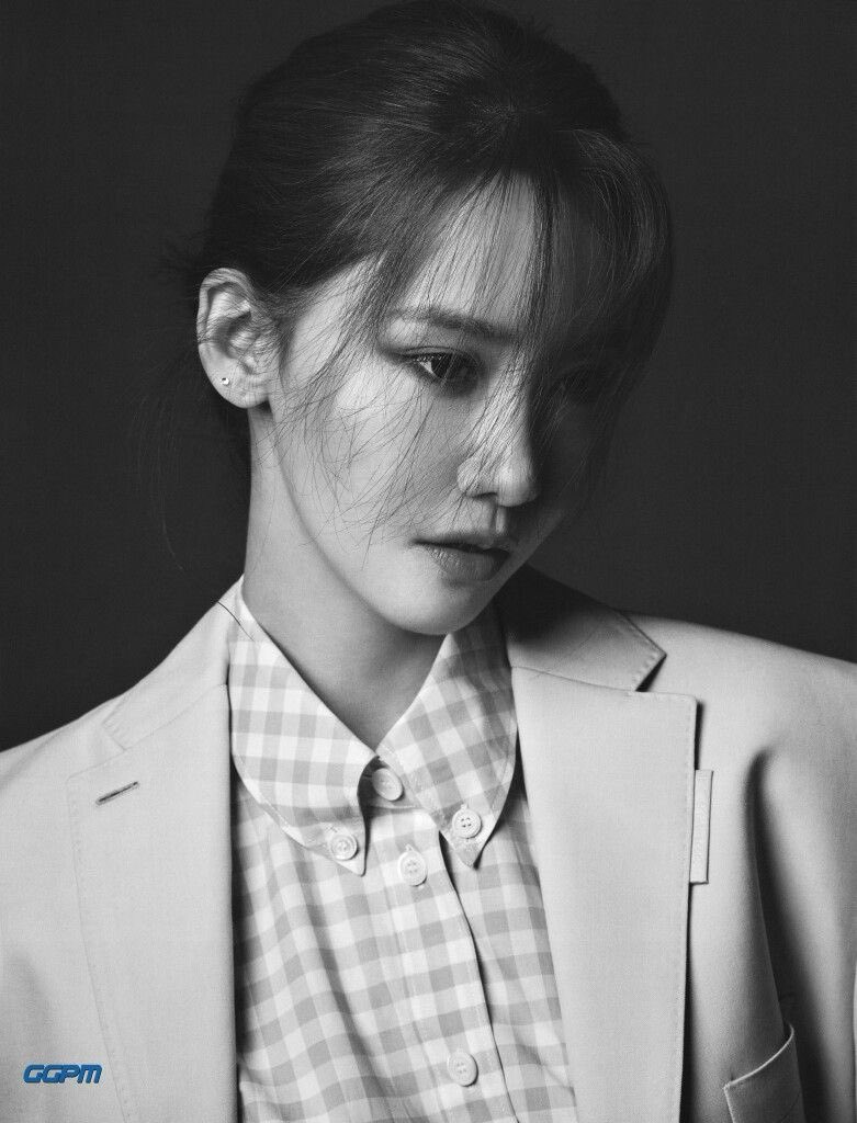 yoonyul_4ever's tweet photo. YoonA 🤍🖤

Black and white suits her perfectly. Her elegance and charm always shine. ✨ https://t.co/4SCgBfkPni