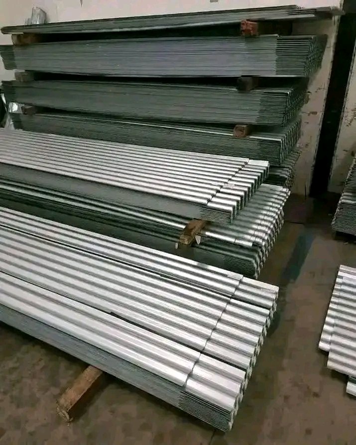 NjokiShantello's tweet photo. 🇰🇪📞0107372612
Tunauza rejects Ordinary mabati 
350/= per mitre 
700/=2m
810/=2.5m
1100/= 3m
Free delivery countrywide more than 20 sheets Call or WhatsApp 0107372612for order https://t.co/PYZKD3Bngm