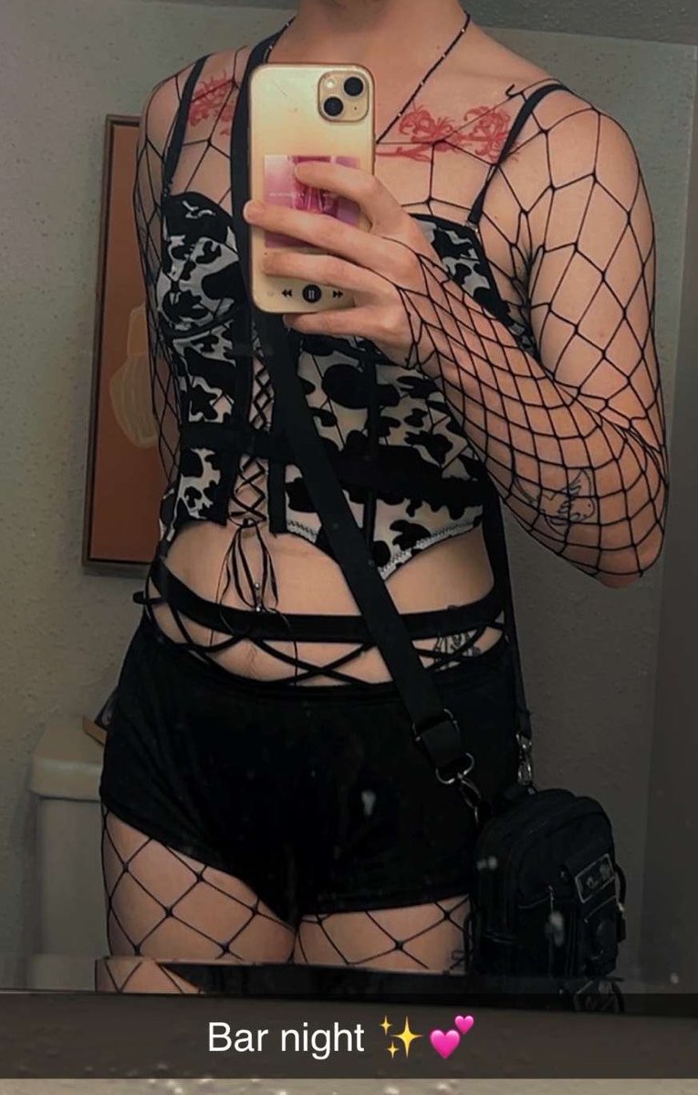 ownerofchloe's tweet photo. Showing off my outfit 🐮💕 Baby girl loves this outfit on me #nsfwtwt #ftmdom #ftmtop #femftm #crossdressing https://t.co/7zMEUBPB9d