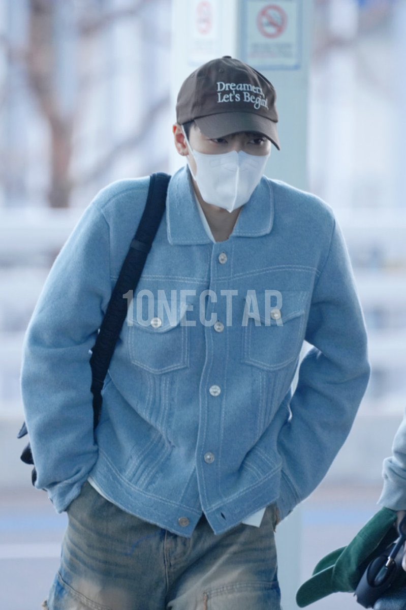 crayontenten's tweet photo. 양양이가 빌려입진 않았을 것 같고 협찬이라기엔 신제품이 아니고 커플룩?? https://t.co/ebzlahV66w