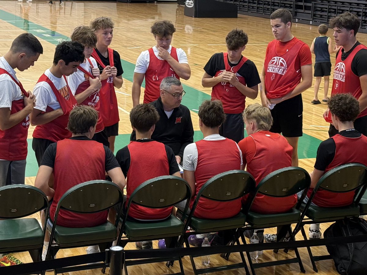 CM_hoopsCoach's tweet photo. Couldn’t ask for a better way to wrap up June Team Camps. Finished 3-1 at Wayne State this weekend, but more importantly, we got better every day this summer.
Love the direction this team is heading. 📈💼
#TrustTheSystem #MooneyHoops https://t.co/oYkiFxiIR8