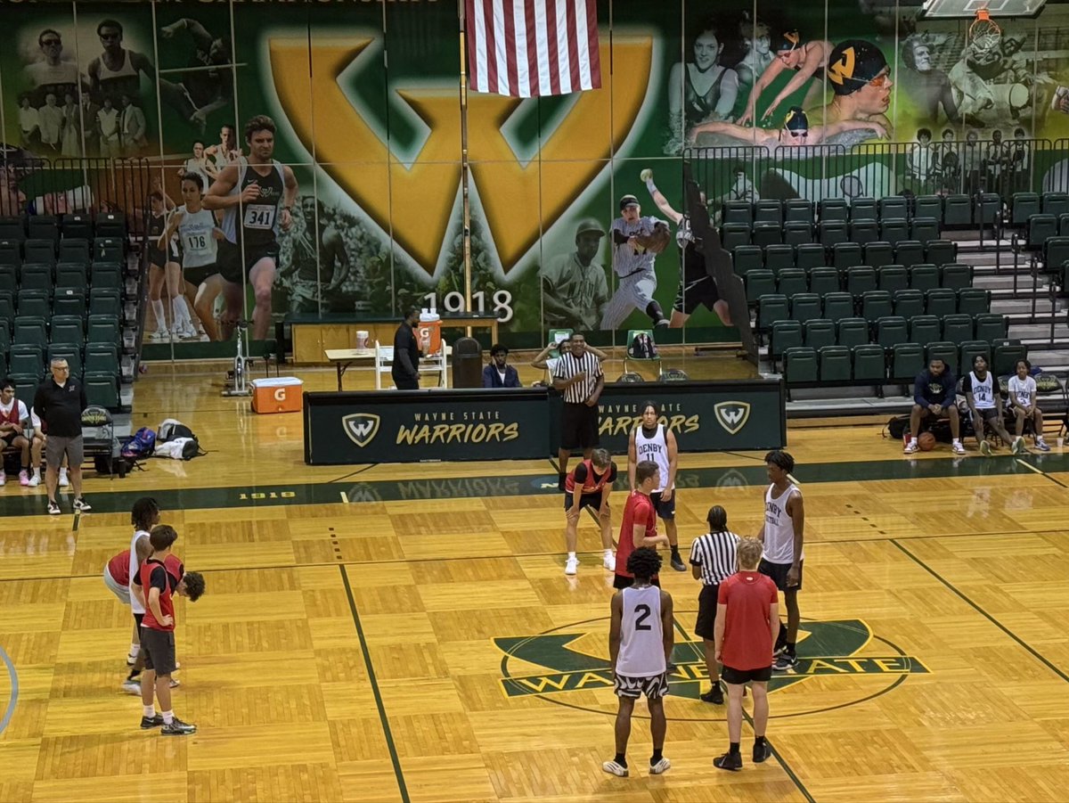 CM_hoopsCoach's tweet photo. Couldn’t ask for a better way to wrap up June Team Camps. Finished 3-1 at Wayne State this weekend, but more importantly, we got better every day this summer.
Love the direction this team is heading. 📈💼
#TrustTheSystem #MooneyHoops https://t.co/oYkiFxiIR8