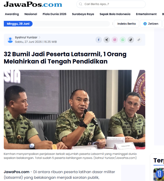 ardisatriawan's tweet photo. Bentar.

Ini tuh berarti pas berangkat, ibunya udah hamil 8 bulan-an???

Terus harus tetep berangkat? Gak bisa enggak?

GUENDENG A KON?

Jadi suami pas istrinya hamil gede aja kerja gak tenang bjirrrr, bisa brojol kapan ajaaaa.

Ini disuruh latihan militer???