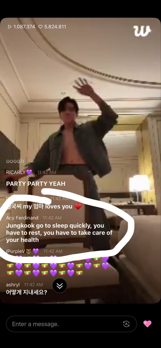 kookmisREAL's tweet photo. Jk: Started a new beer and moving like in a club https://t.co/AgzojatGW9