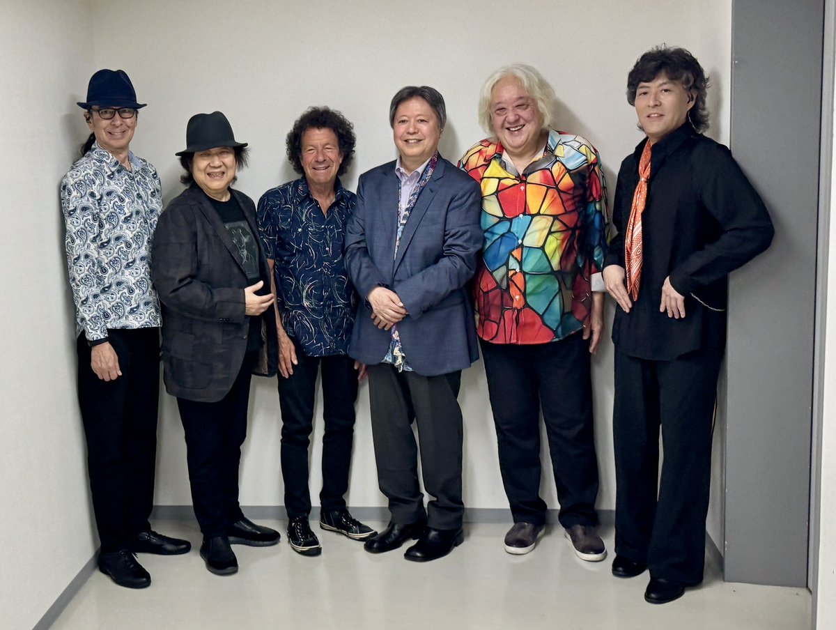 mickieyoshino's tweet photo. 昨日のゴダイゴ松山公演。
前日から続く悪天候にもかかわらず、遠方からお越しくださった皆さま、そしてたくさんの地元の皆さまにお集まりいただき、本当にありがとうございました。
感謝、感謝の一日でした。

#ゴダイゴ
#愛媛県県民文化会館 https://t.co/3QcNU5Bwmh
