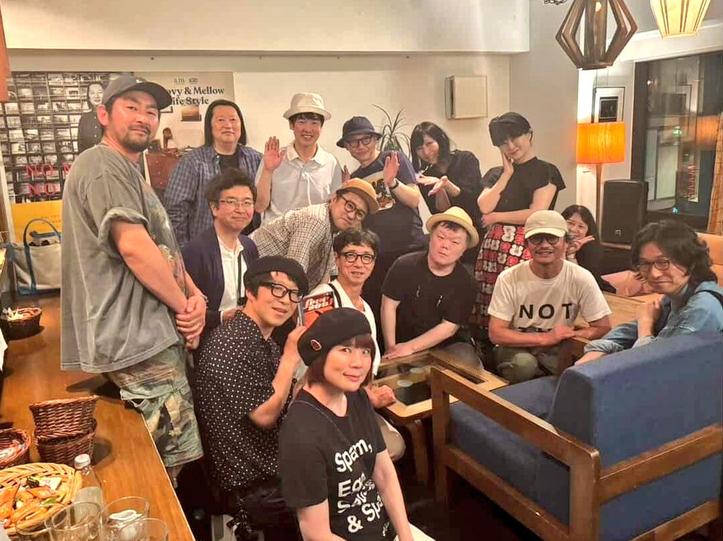 aksy2918's tweet photo. ポストが遅くなりましたが先月カフェ・アプレミディで開催された"Weekend Stroll"に来てくださった皆さまDJの方々ありがとうございました。
スピンオフで始まったパーティーですが心から音楽が好きな方が集まってくださり今回も楽しく終えられることができました。
次回は9/26(土)を予定しております♪ https://t.co/FW69P3PRZL