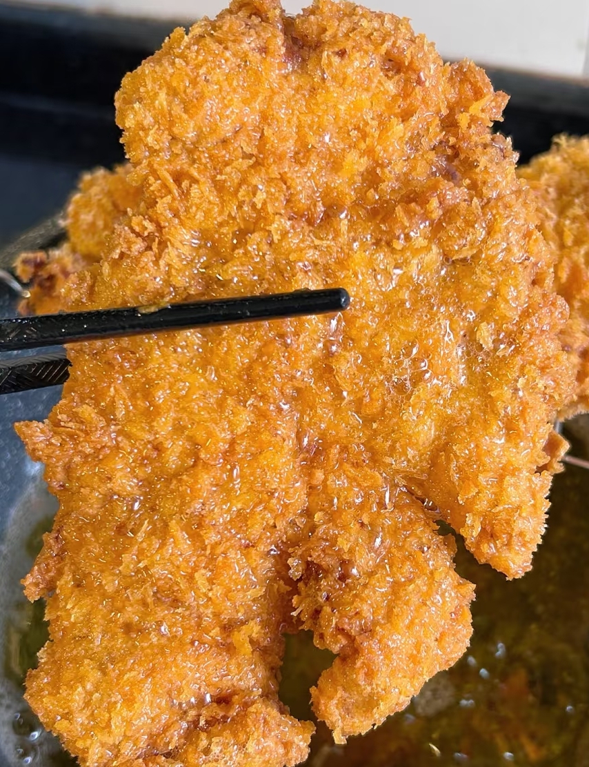 pilduyoon's tweet photo. Late-night snacks hit different! Crunchy Taiwanese fried chicken nuggets with spicy sauce – the ultimate comfort fix after a long day. https://t.co/cqdVtCSyh6