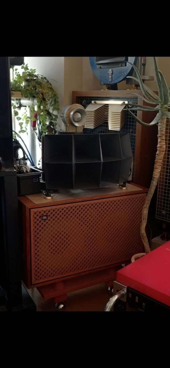 Aremin5322's tweet photo. 再構築L77用に
 ネットワークN7000を入手した.

３ウェイの高域を, シンプルにコンデンサーを使わず
これでいってみる.

劇的な改善は期待してないけど, 調整範囲は拡げたい. https://t.co/h8ai3fVNlj