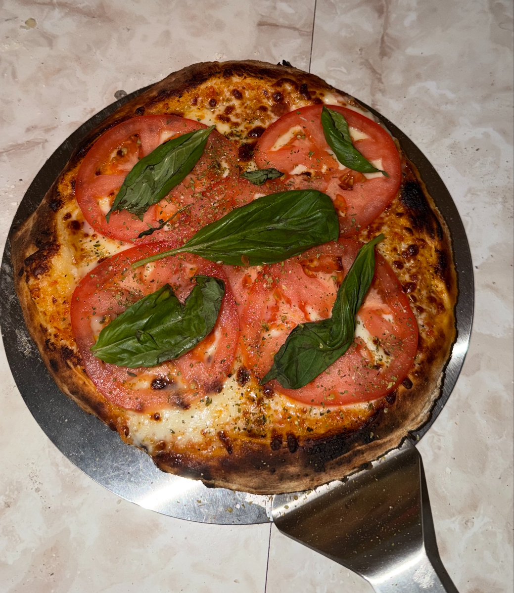 gpietr0's tweet photo. Algumas pizzas de hoje 🍕👨🏽‍🍳 https://t.co/T1GlbMRZIF