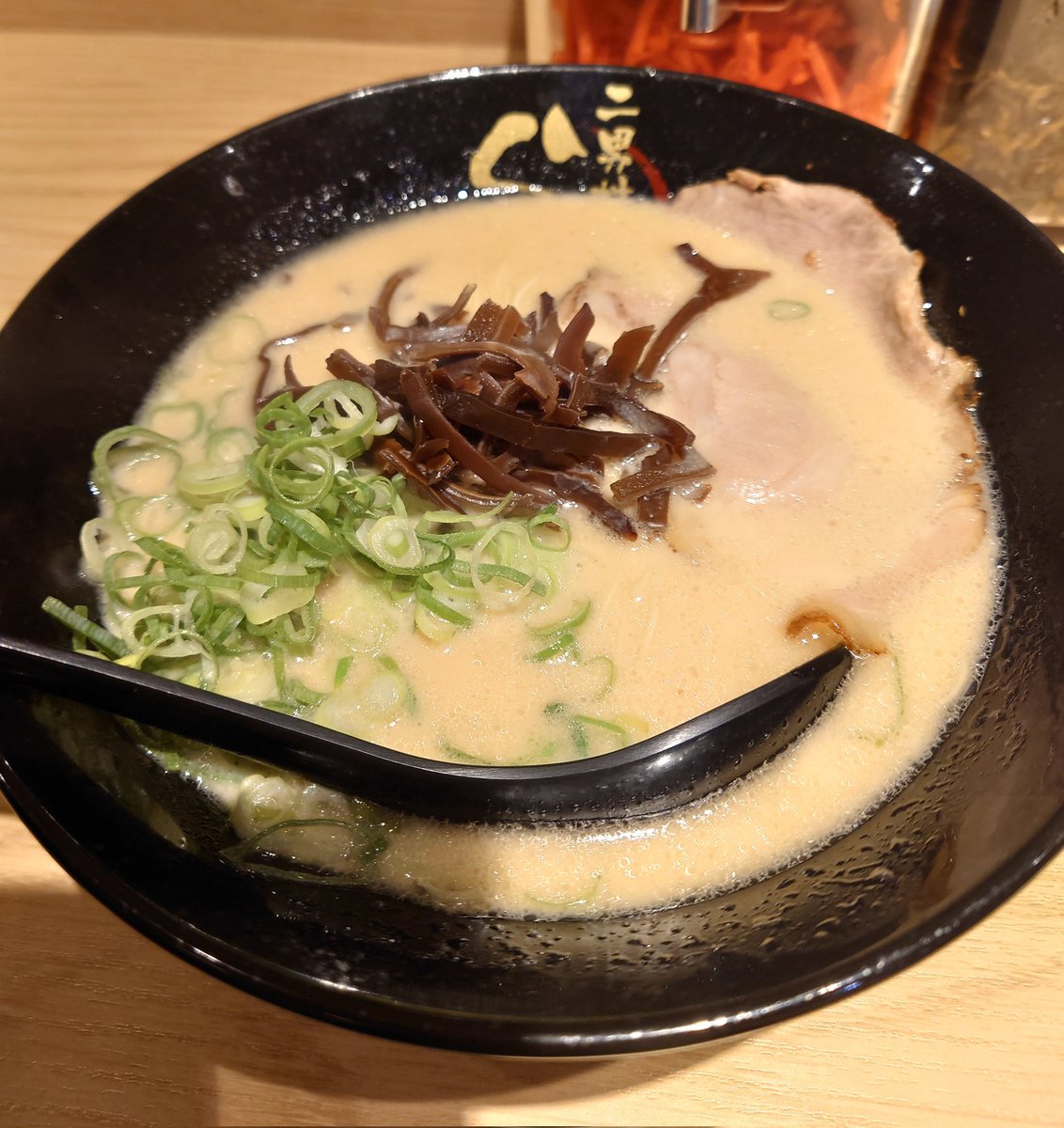 mima_yyyyy's tweet photo. 限られた時間だけど、福岡楽しんだ！
結果的に、日��照らず、雨も降らない、ちょうどいい最高の天候だったな
願わくば、もっとゆっくりしたかった〜 https://t.co/ICMnIUVqbd