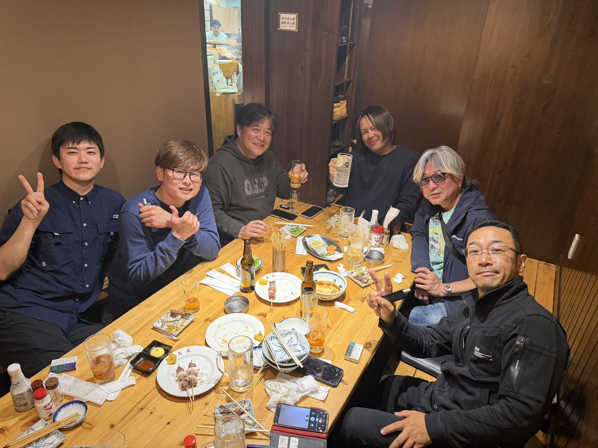 ken_akatsuka's tweet photo. 室蘭ナイトはこんなメンツ初めましてや懐かしい顔で室蘭焼鳥を楽しみましたよ。
テスターogaは週明けのヒラメロケを控えてるが、今回の豪雨で海はどうなっていくか楽しみ
タナカクラフトのジグヘッドで釣れましたね。
飛行姿勢よく飛距離も稼げるものことで発売も楽しみですね https://t.co/AHftzu5a85