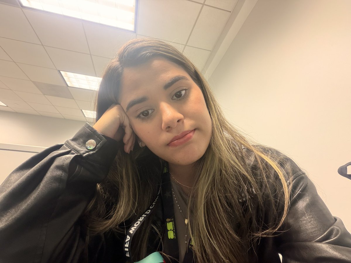isbefernandezc's tweet photo. Ay muchachos, no se imaginan lo difícil que ha sido seguir con una cobertura soñada en este panorama tan triste. 

Hoy hubo minuto de silencio acá en Dallas en el Argentina - Jordania y no me aguanté.

🇻🇪💔❤️‍🩹Que duro nos ha tocado. https://t.co/B8B49sRBNl