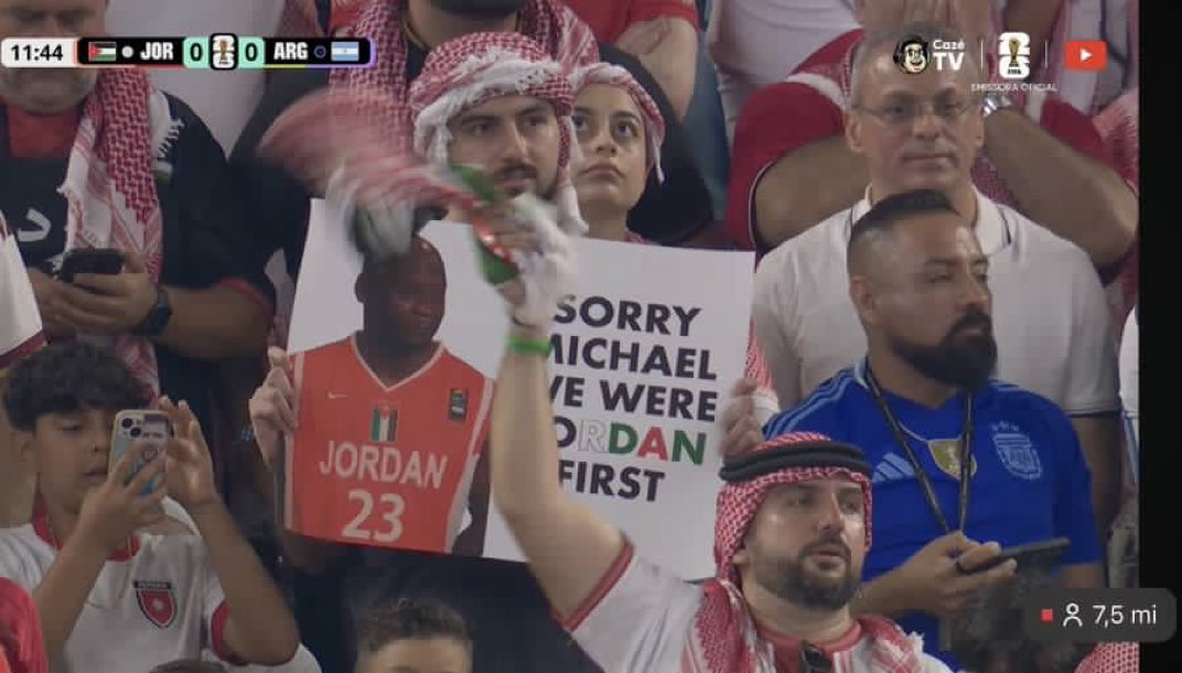 JuannDis's tweet photo. “Sorry Michael, we were Jordan first”. Estoy muerto. https://t.co/oZ36cgZhq9