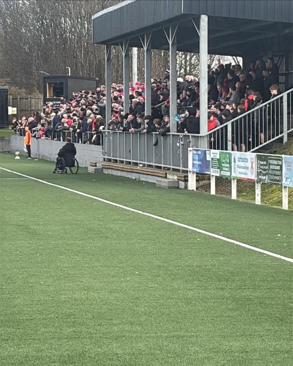 etha5dzc's tweet photo. Today was a normal but enjoyable day. I spent part of the day watching a football match, which was the highlight of my day. It was exciting to see both teams compete, and the atmosphere made the experience even better.📸✨💨 https://t.co/dDkiUBuM62