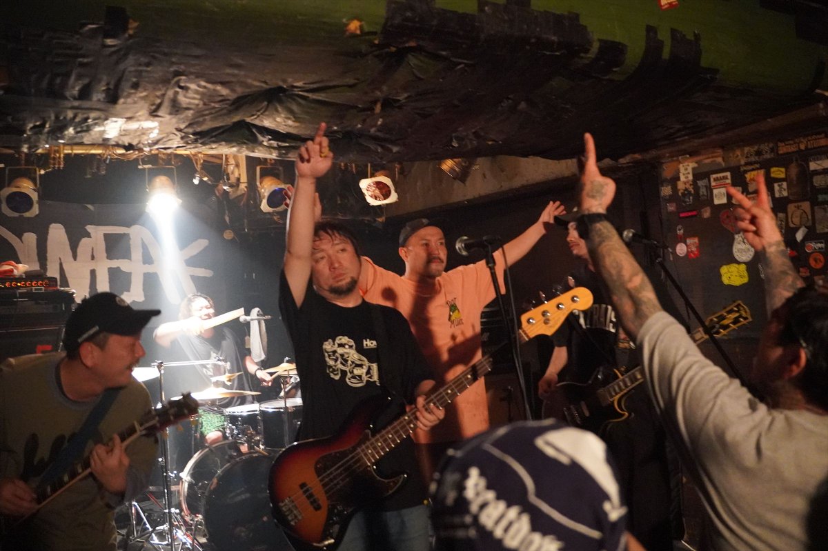 aishukaido's tweet photo. 【26.06.24】OWEAK x WALL(祝27周年) pre. "LIFE ON A WALL"@初台WALL、あれこれ写真その1/10。その他は → https://t.co/WkVfW6089X #MoundCrash #TakeOutBright #BadAttack #STRIKEAGAIN #DOGGYMAN #OWEAK https://t.co/qglbR2QF0H