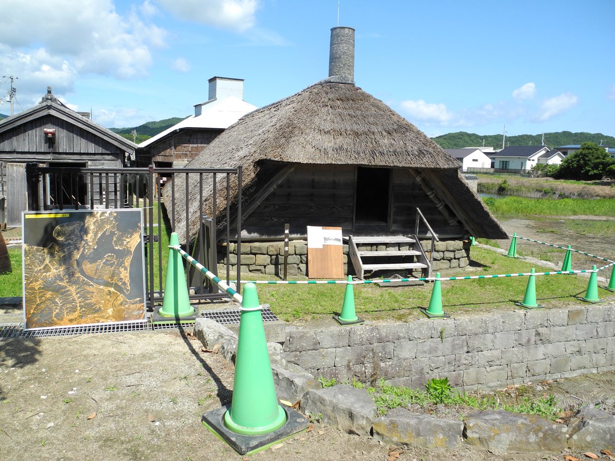 narutokanko's tweet photo. 6月21日重要文化財『福永家住宅』一般公開が開催され
なると観光ボランティアガイド会が内部をご案内しました🎊
昨年、ガイド養成講座を受講された19期生のガイドさんも案内しその様子を先輩ガイドさんが見守りました✏️
19期生のガイドさんは『緊張したけど楽しかった』と笑顔を見せていました😊
#鳴門 https://t.co/Ii7qAxjTRM