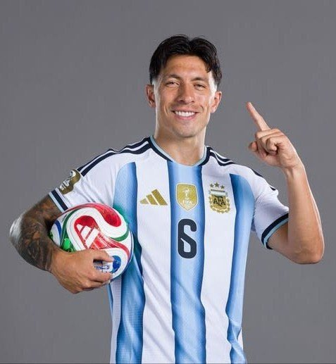 TylerCreatorArg's tweet photo. Lisandro Martinez incluyó "STOP PLAYING WITH ME" de Tyler The Creator en su playlist OFICIAL para la Copa del Mundo en Apple Music. https://t.co/oh9vHCOgm6