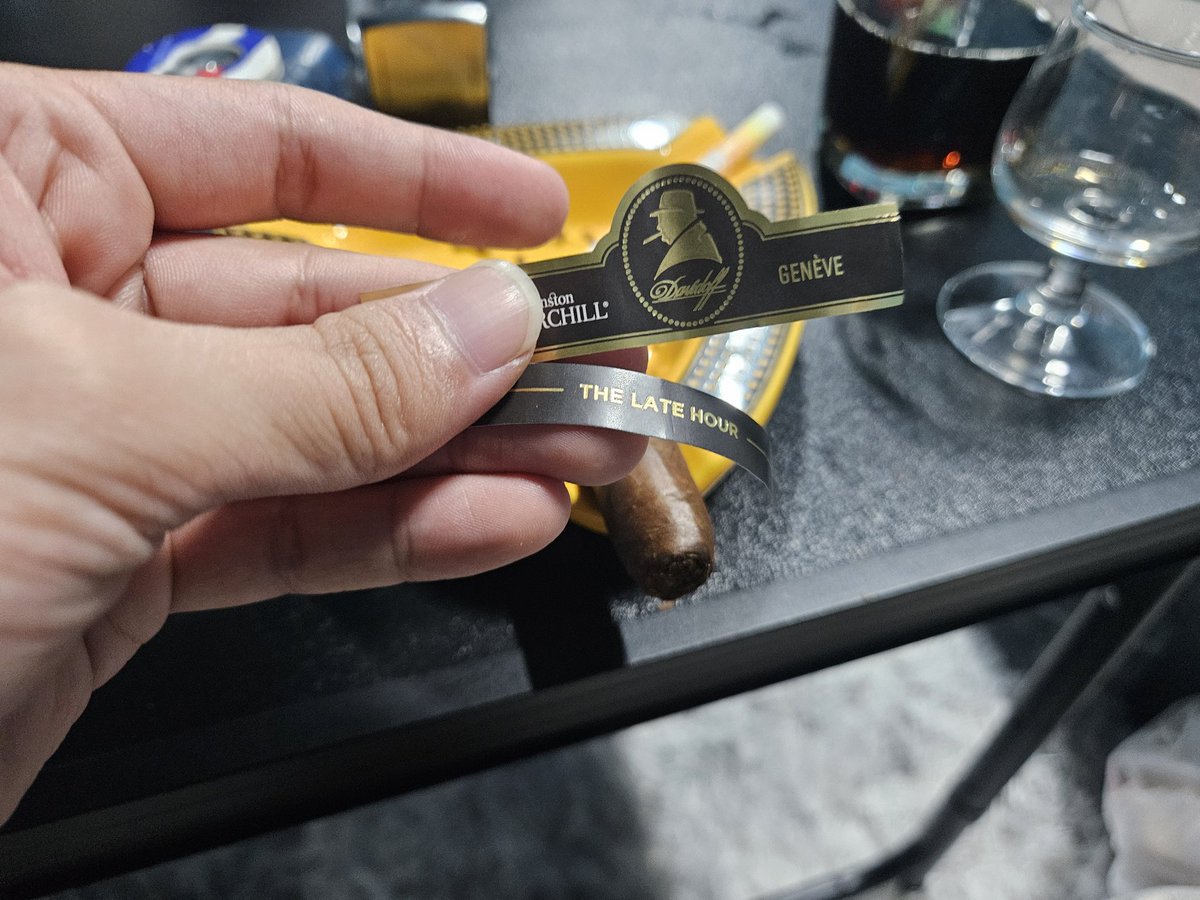 2silversta's tweet photo. Whiskey and Cigar
#Whiskey #Davidoff https://t.co/0BMSHZZRJW
