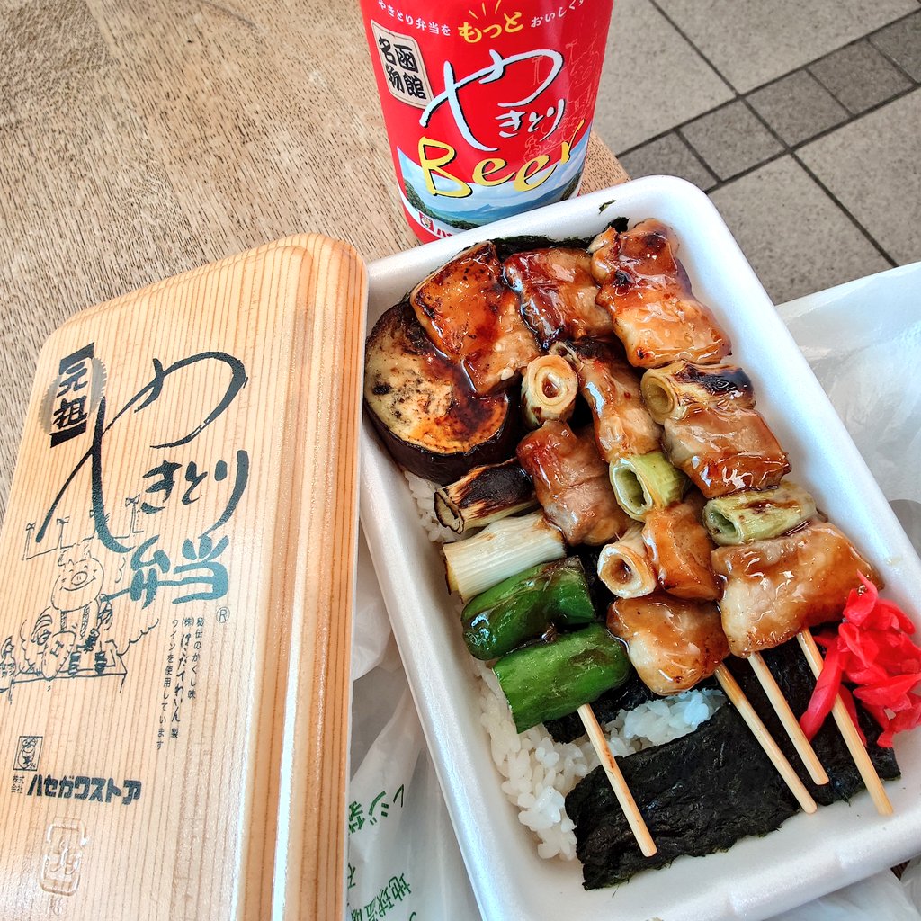 d_chrml's tweet photo. カツの入ってないカツカレー、ガパオの入ってないガパオライス、とりの入ってないやきとり弁当。 https://t.co/0IlqcYpsAF