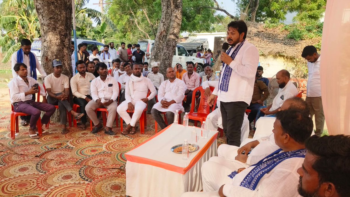 ramesh_asp's tweet photo. विधान सभा रूधौली में जन संपर्क के दौरान  
#रुधौली_का_लाल_रखेगा_आपका_ख्याल 
#सारी_पार्टी_देख_ली_अबकी_बार_केतली 
@ASP4UP @AzadSamajParty @BhimArmyChief @DrMAqib @Ravinder_ASPK @ https://t.co/L4M0ZRawhg