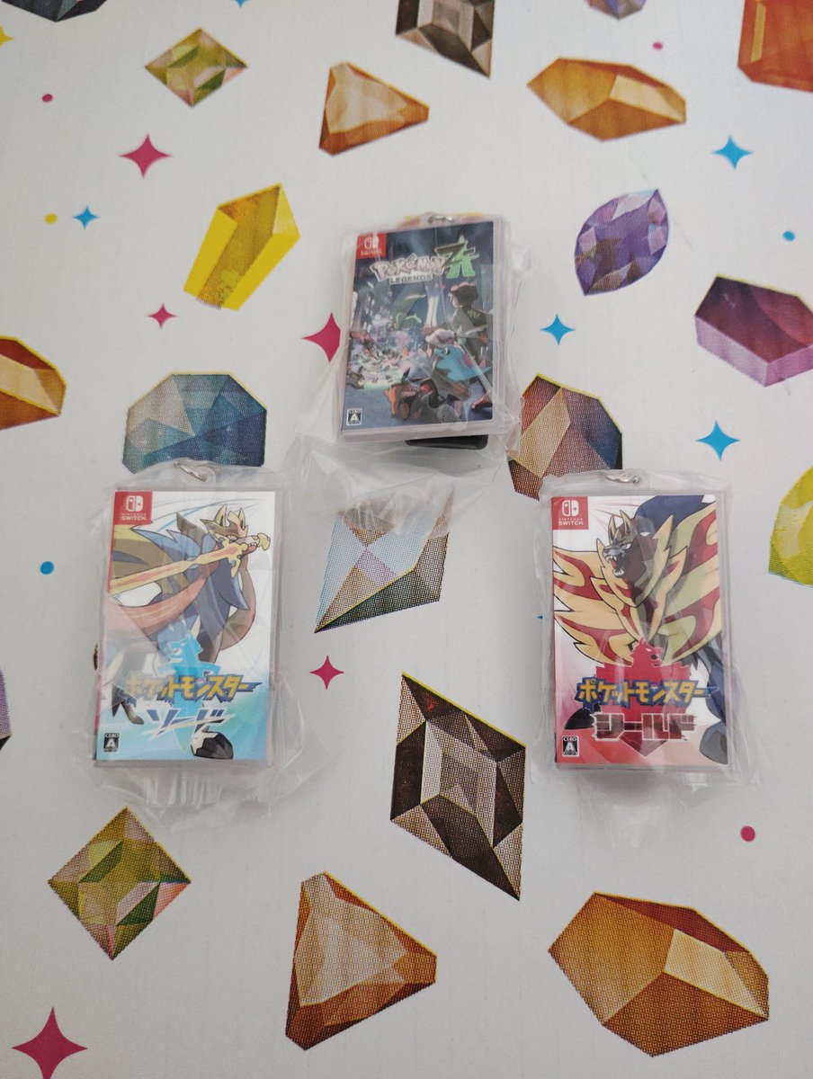 pykuromame's tweet photo. ポケモンのゲームカードキーホルダー届いた！けどめっちゃ被るじゃん笑
BW世代でサンムーン通ってないから結構きつい笑
BWがもっと欲しい
どなたか交換しませんか笑
#パッケージゲームカードキーホルダー
#パッケージカートリッジキーホルダー
#パッケージマグネットコレクション https://t.co/fDgoWDJwDp