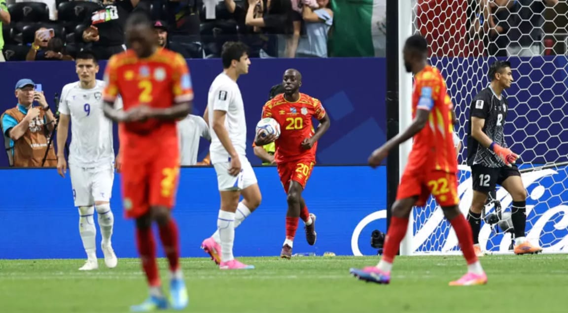 KaviraBalik's tweet photo. MESSAGE DE #FÉLICITIONS AUX LÉOPARDS de la RDC
Nos vaillants Léopards viennent d’écrire une #nouvelle histoire en Coupe du Monde !
En effet, cette #victoire 3-1 contre l’OUZBÉKISTAN, est plus qu’un match ! C'est la preuve que la RDC gagne quand elle est unie derrière ses fils.
Je salue le courage des joueurs et le génie tactique du coach Desabre, qui ont su renverser la situation après la pause avec l’impact décisif de Wissa et Mayele; bien servis par la combinaison et la complicité des tous les joueurs sur terrain!
Vous avez honoré la Nation.
Cette qualification pour les seizièmes de finale n’est pas un hasard.
Elle est certainement le fruit du soutien indéfectible du #peuple congolais et, mais aussi et surtout, de l’accompagnement visionnaire du Chef de l’État, Son Excellence Félix-Antoine #Tshisekedi Tshilombo, qui place le sport au cœur du rayonnement de la RDC !
#LÉOPARDS, le pays est fier de vous. Continuez à #rugir plus fort !
Le meilleur reste à venir, car avec la bénédiction du peuple et l’engagement du Président de la République, aucune limite ne peut nous arrêter !
KAVIRA BALIKWISHA #Merveille, cadre de l’UDPS Tshisekedi fédération urbaine de Butembo