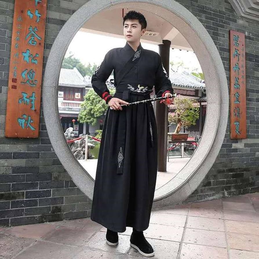 Attrape_0's tweet photo. @tryfact @doctorherssen kinda weird imo that wuwa still hasn't put chinese men with attire like this (that's why I pulled Qiuyuan due to this, and the gameplay) https://t.co/Pn4iFP98DE