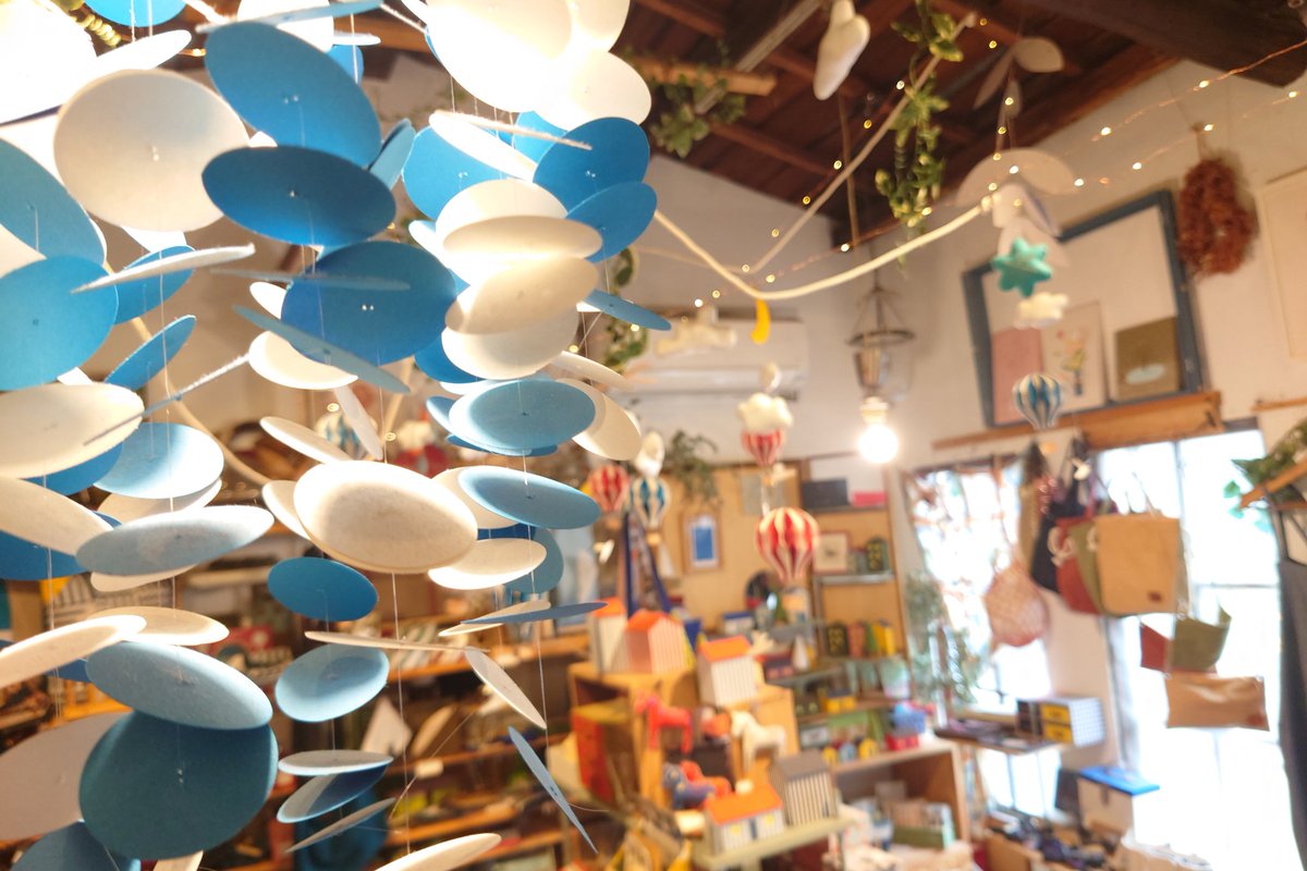 kokousLife's tweet photo. 小さな雑貨屋『kokous』Openしましたよ🌂本日も、お待ちしておりますね〜🙋 https://t.co/s5KNkKu35f