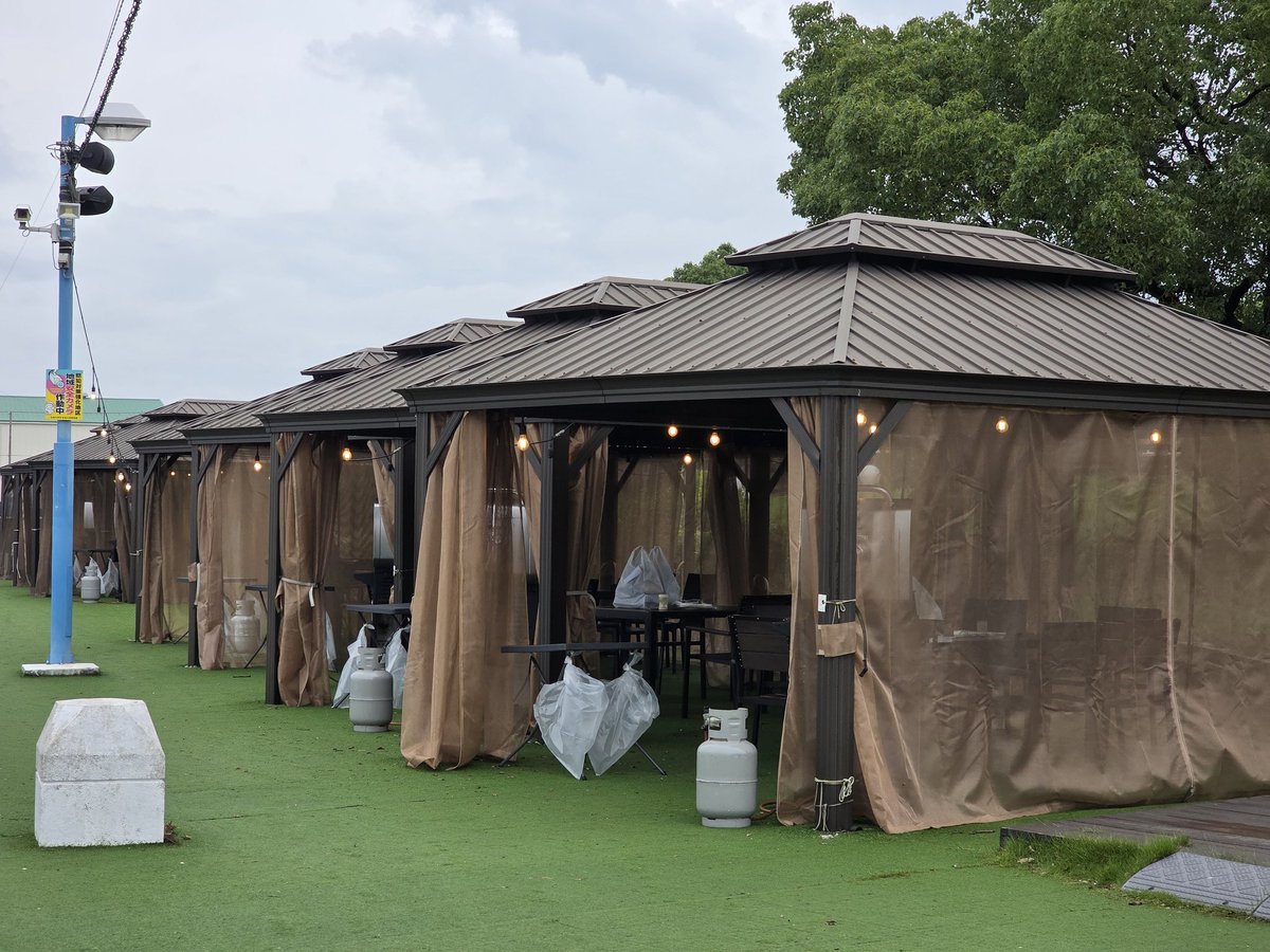 sepg1996's tweet photo. 泉大津市にある…なぎさ公園BBQ N GRILLにて…関根エンタープライズグループ…大阪営業所のエリアイベントを開催するよ~🙋
#NGRILL | #大阪の海沿いBBQならNGRILL
https://t.co/eDhpZHfOKV
#関根エンタープライズグループ|#全国対応の総合物流 ・#輸送サービス
https://t.co/fg2co5cNyf
バーベキューを沢山食べた後は…りくろーおじさんの店の焼きたてチーズケーキと薪パイも用意しているからね~😍
#大阪銘菓「#焼きたてチーズケーキ」・#りくろーおじさんの店
https://t.co/axGrommMY1