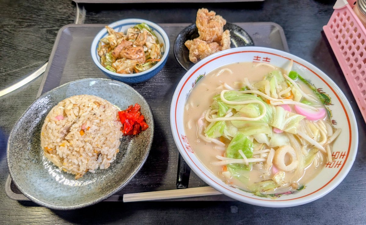 hitokichy's tweet photo. 近所の次郎長、初めて行ったけど、焼き飯と唐揚げは特に絶品だったのぜ。 https://t.co/vmeFEa5mF2