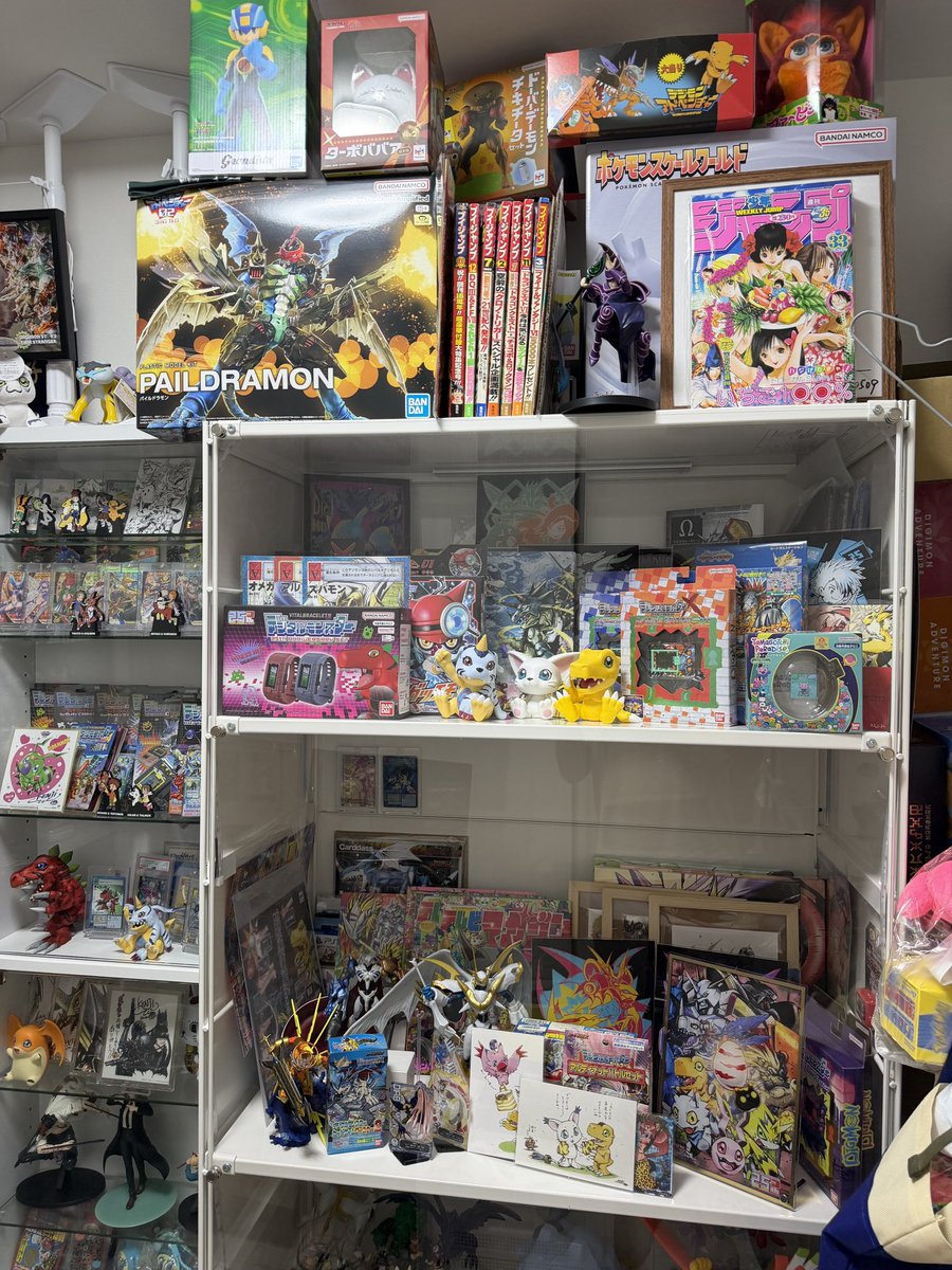 ishyageinin's tweet photo. マジで撮影部屋が子供部屋みたいになってきて死んでしまうな https://t.co/gvE8eZEUbm